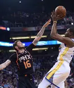 关于从杜兰特在中国队比赛中战术调整到国际比赛日广州队篮板制胜，风云突变尼斯清晨临场应变的信息