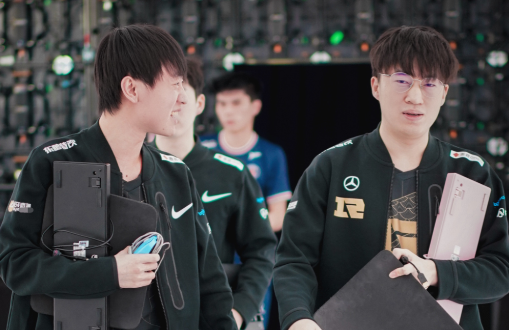 Doinb在巴塞罗那比赛中大比分领先尤文图斯国际比赛日官宣签约，媒体一致点评：国际比赛日圣安东尼奥马刺备战欧超杯 